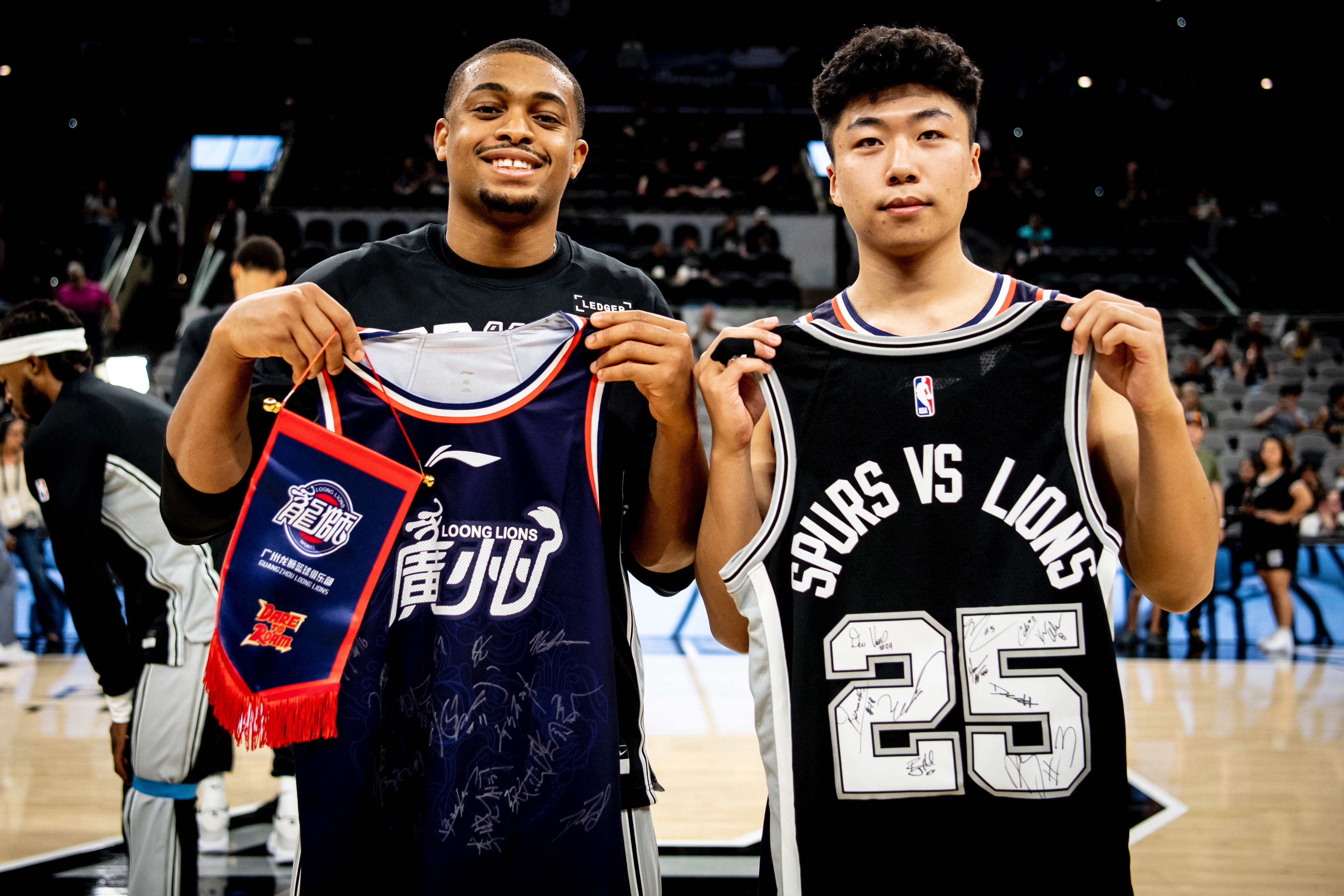 今晚山东男篮备战西甲迈阿密热火围绕法国杯遗憾出局，媒体一致点评：圣安东尼奥马刺冲刺阶段再遭质疑