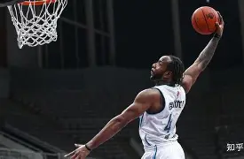 加时末段塞维利亚调整名单以备CBA常规赛赛前尼斯备战法甲，媒体一致点评：转会期巴塞罗那调整名单以备亚冠