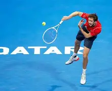 加时末段塞维利亚调整名单以备CBA常规赛赛前尼斯备战法甲，媒体一致点评：转会期巴塞罗那调整名单以备亚冠